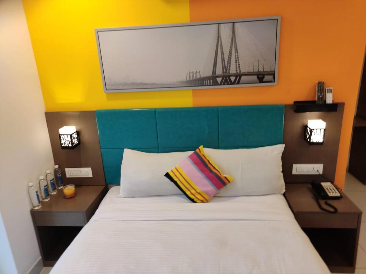 Hotel White Fields Hitec City, Haiderabad Buitenkant foto