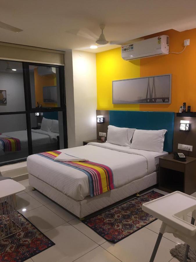 Hotel White Fields Hitec City, Haiderabad Buitenkant foto