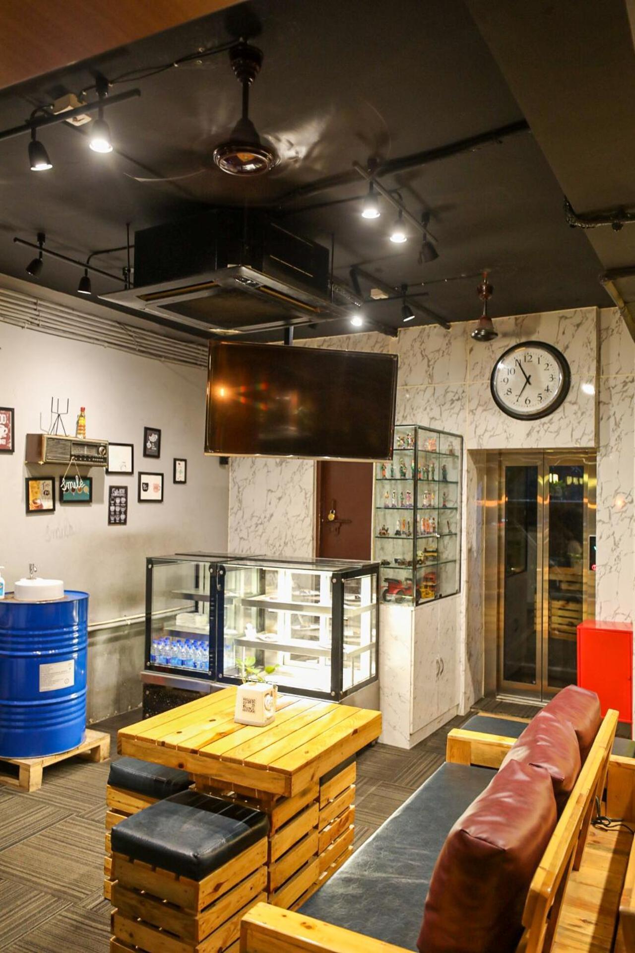 Hotel White Fields Hitec City, Haiderabad Buitenkant foto
