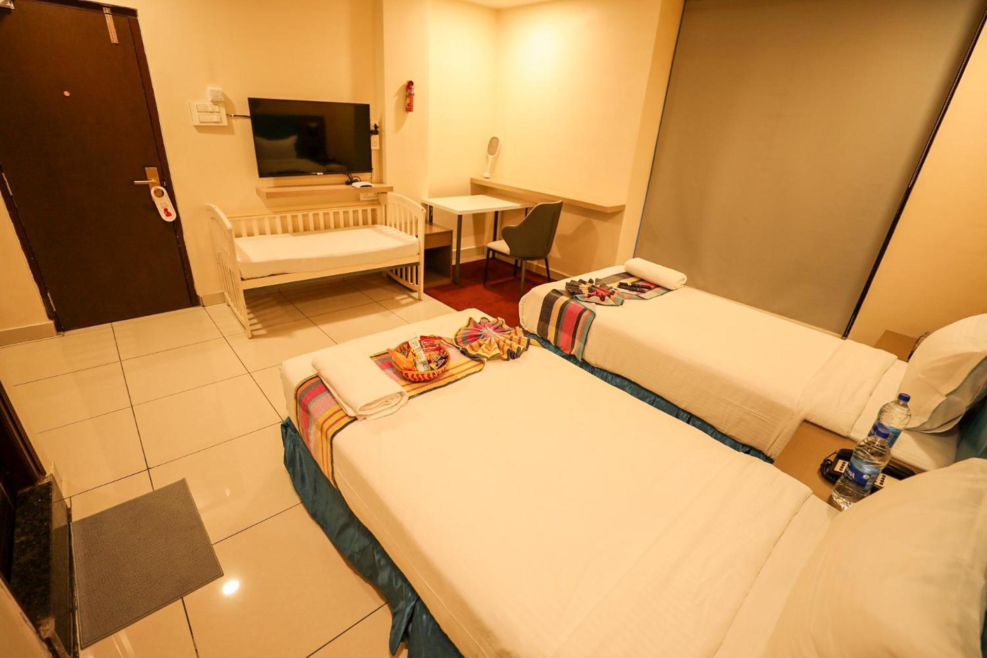 Hotel White Fields Hitec City, Haiderabad Buitenkant foto