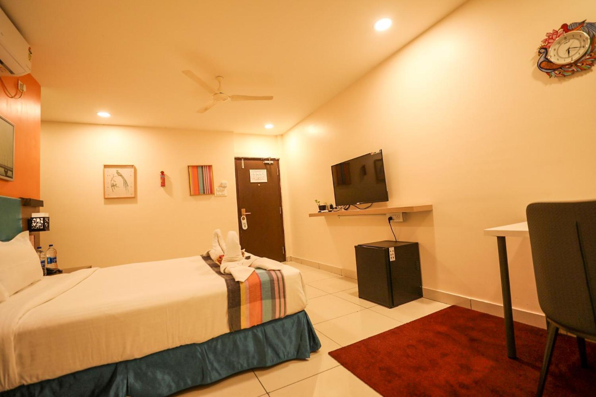 Hotel White Fields Hitec City, Haiderabad Buitenkant foto